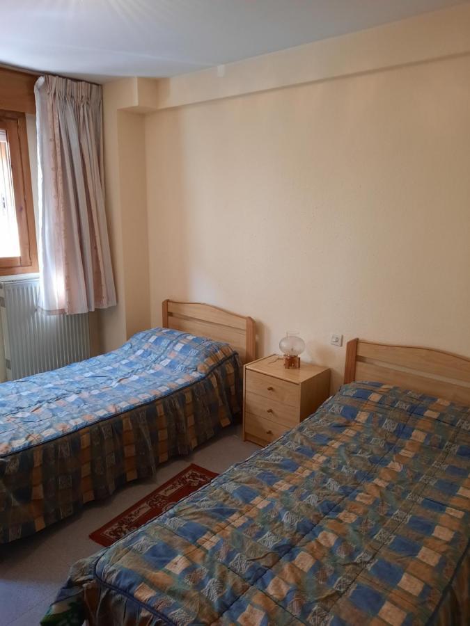 Habitaciones Pension El Parque Sabiñánigo Exteriör bild